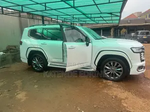New Toyota Land Cruiser Prado 4.0 2023 White