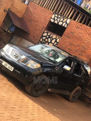 Nissan Pathfinder 2006 Black