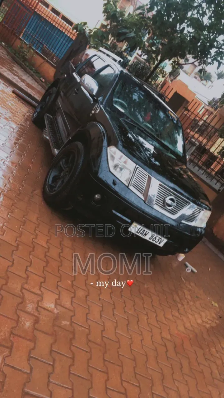 Nissan Pathfinder 2006 Black