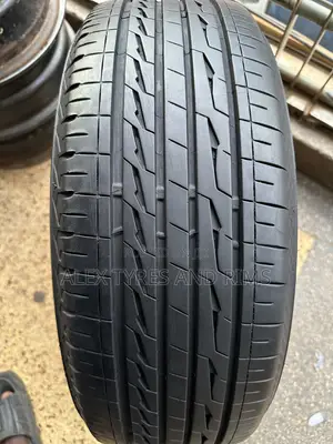 225/60r17 Bridgestone Tyre