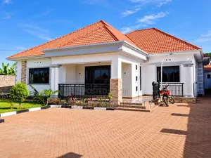 4bdrm House in Kira~Kiwologoma for sale