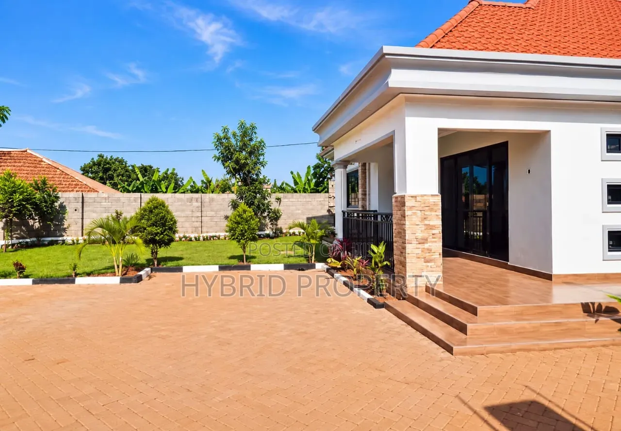 4bdrm House in Kira~Kiwologoma for sale