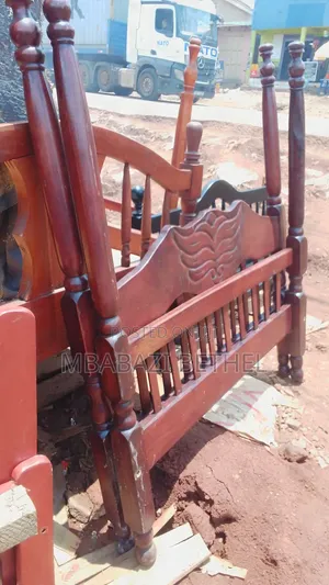 Used 4by6 Wooden Bed in Good Condition Readily Available for Sale