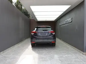 Honda Vezel 1.5 Hybrid 2WD 2015 Black