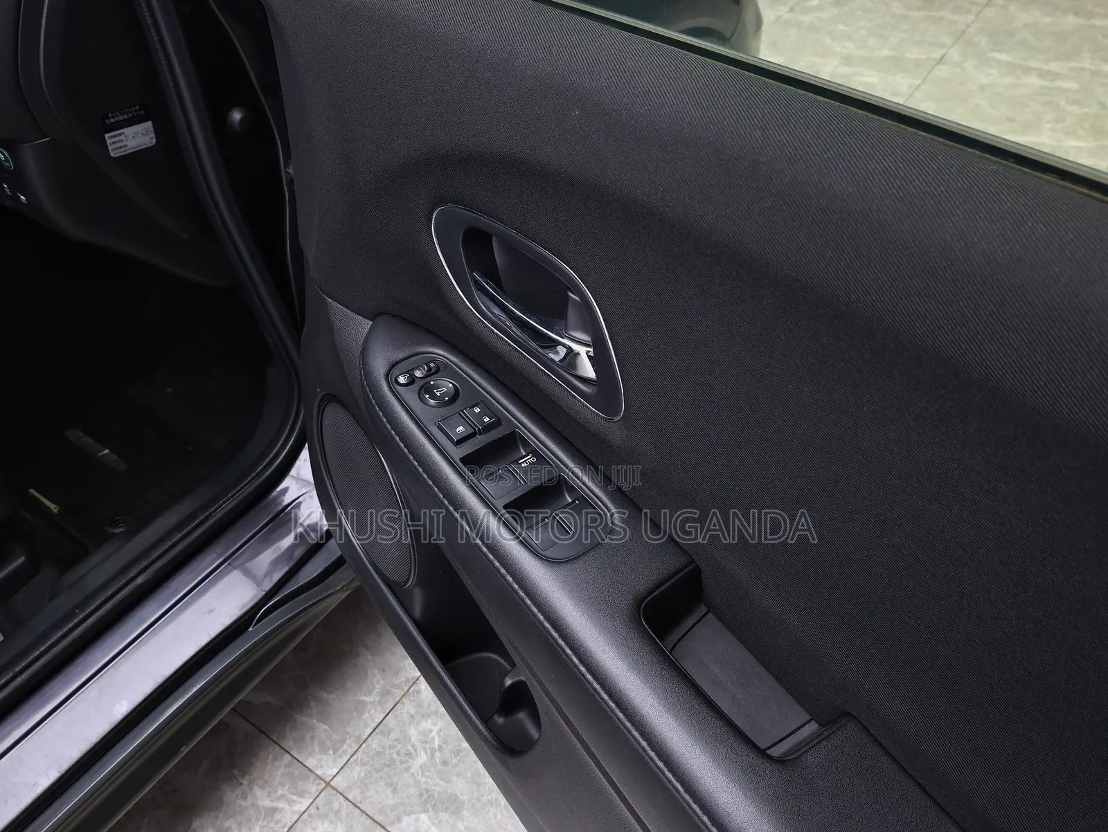 Honda Vezel 1.5 Hybrid 2WD 2015 Black