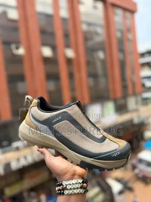 UQXX Brand Zippered Outdoor Sneaker.