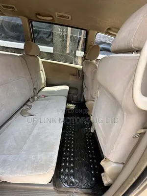 Toyota Noah 2004 Gold