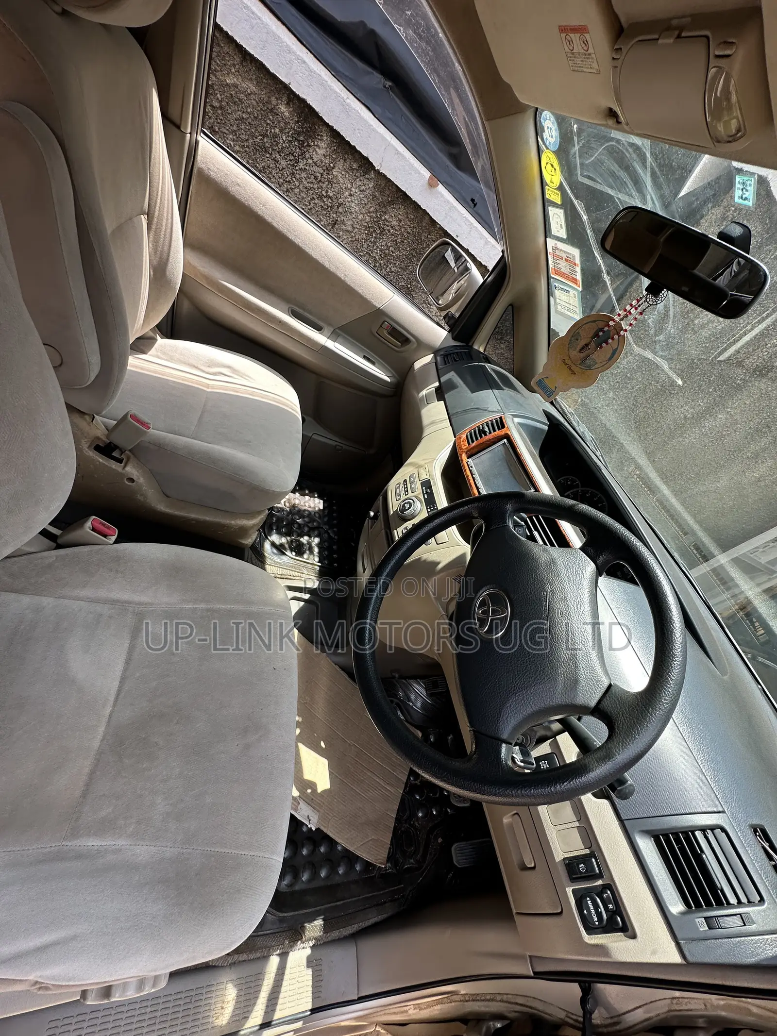 Toyota Noah 2004 Gold