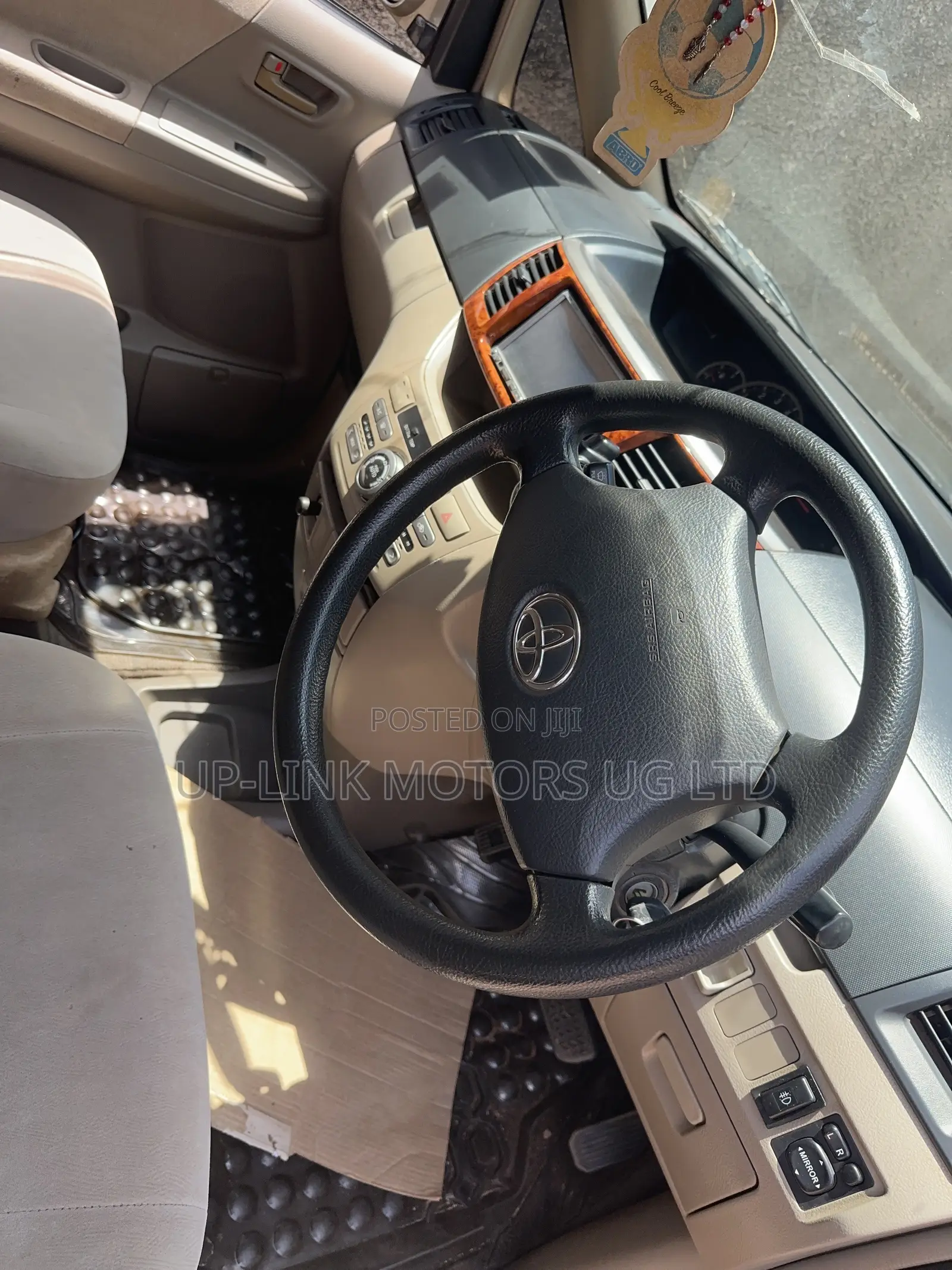 Toyota Noah 2004 Gold