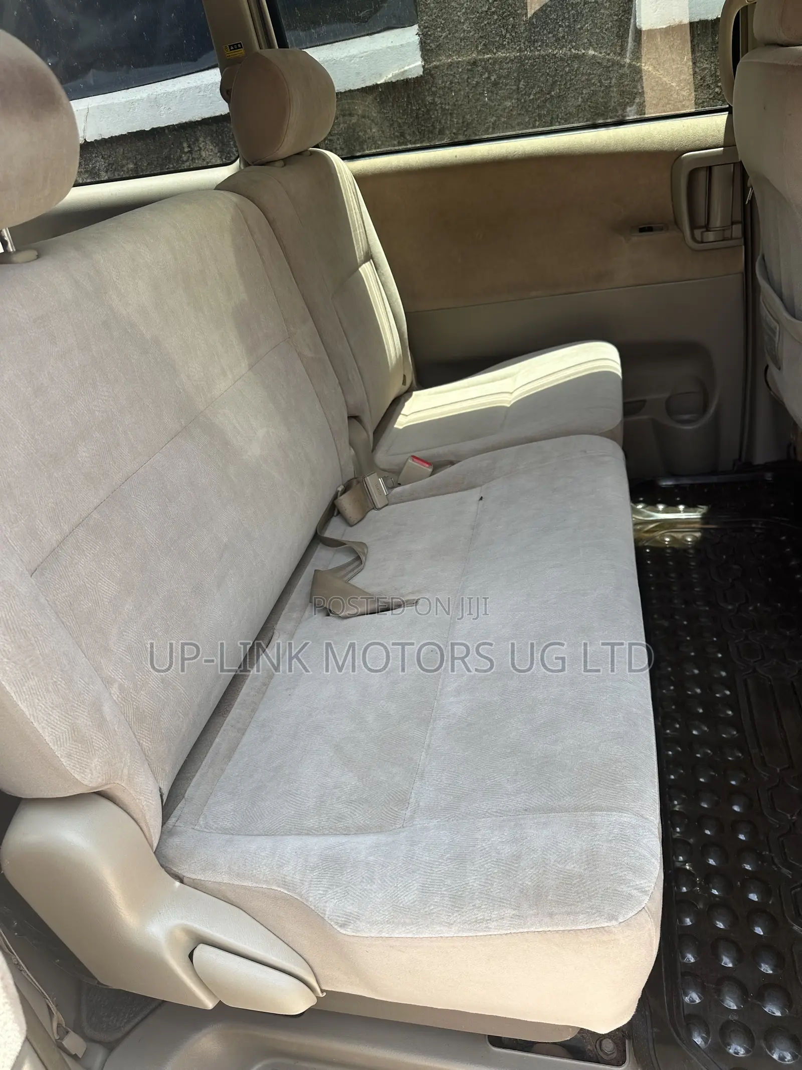 Toyota Noah 2004 Gold