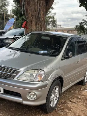 Toyota Nadia 2000 Silver