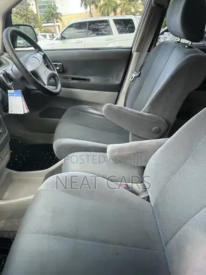 Toyota Nadia 2000 Silver
