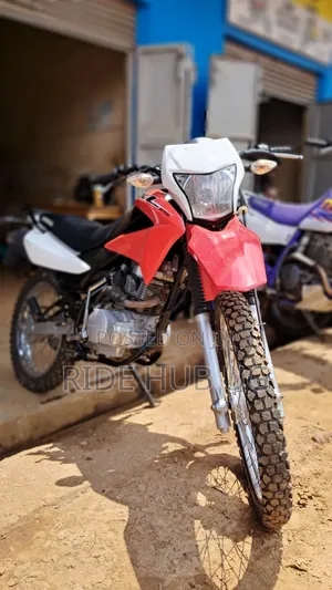 Honda XL 125 2014 Red