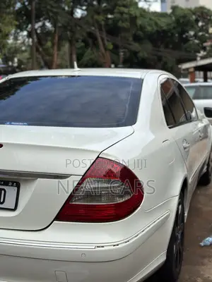 Mercedes-Benz E300 2009 White