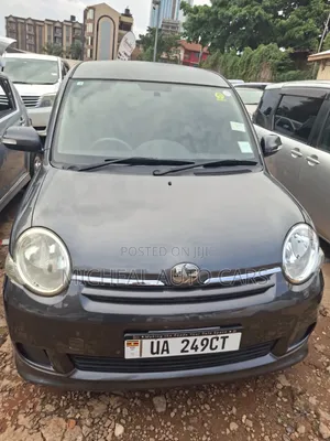 Toyota Sienta 2009 Gray