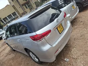 Toyota Wish 2010 Silver