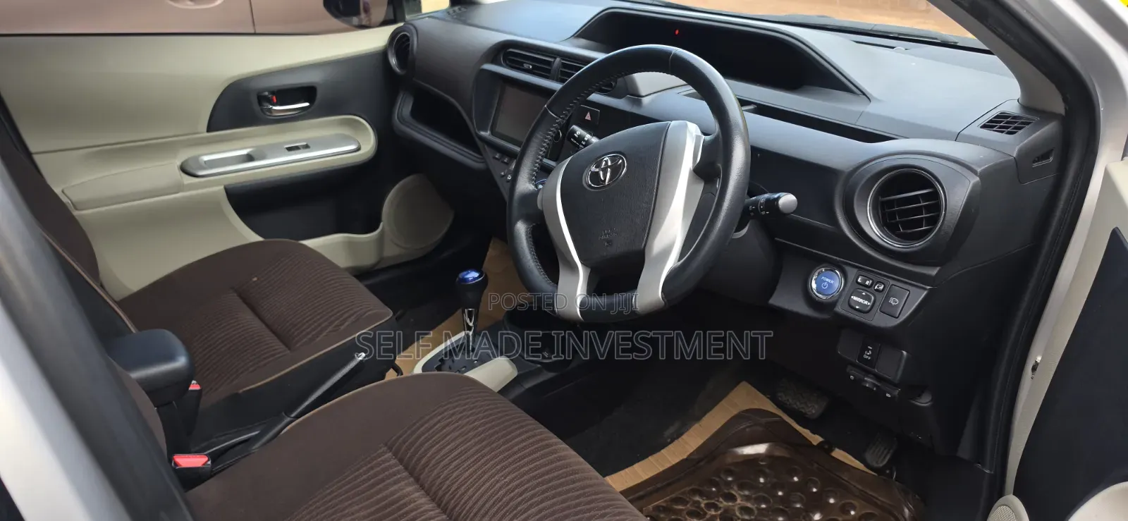 Toyota Aqua 2014 Silver