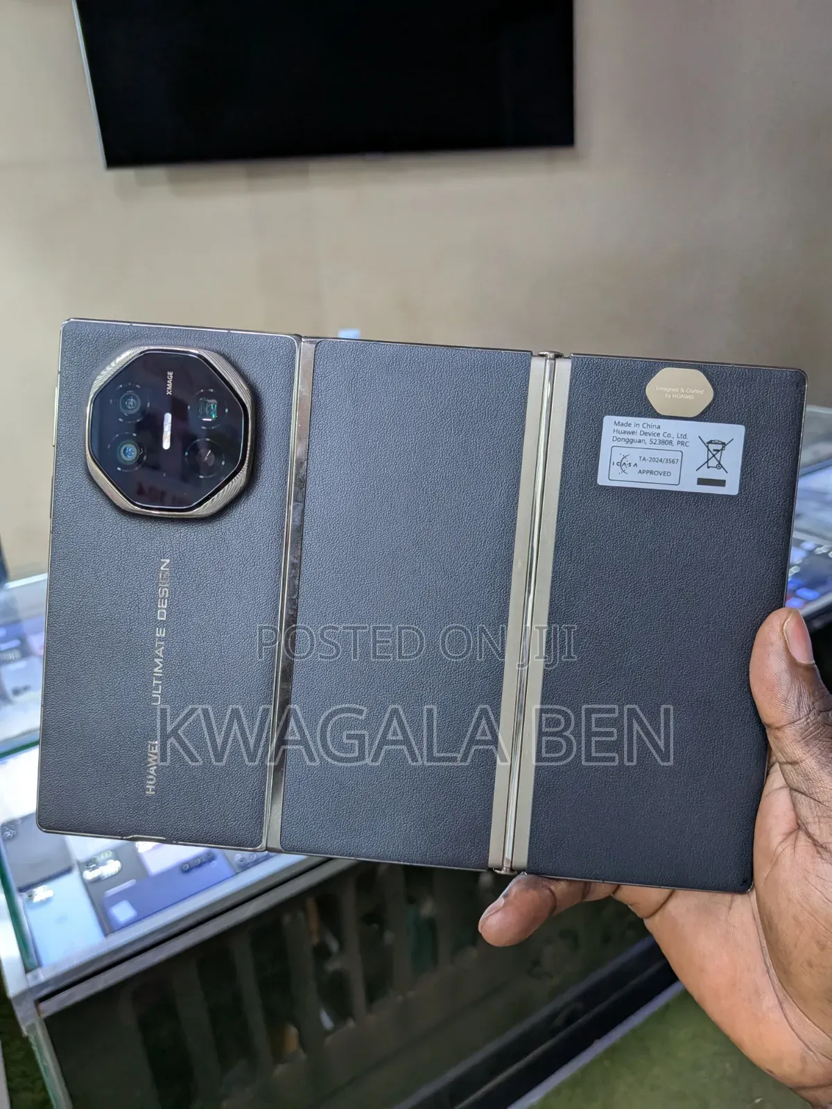 New Huawei Mate XT Ultimate Design 1 TB Black