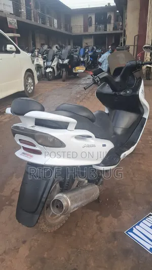 Yamaha 2005 White