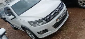 Volkswagen Tiguan 2011 White