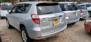 Toyota Vanguard 2008 Silver
