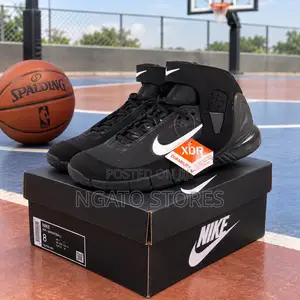 Nike Hyperdunk “Kobe Bryant Aston Martin” Sneaker