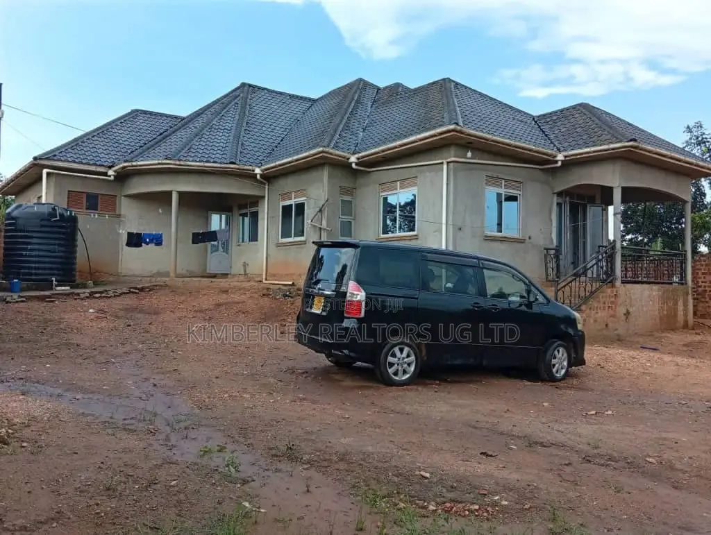 7bdrm House in Division A for sale
