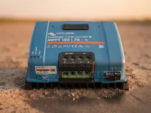 Original Victron Energy SmartSolar MPPT 150/70-Tr Charger xAXz