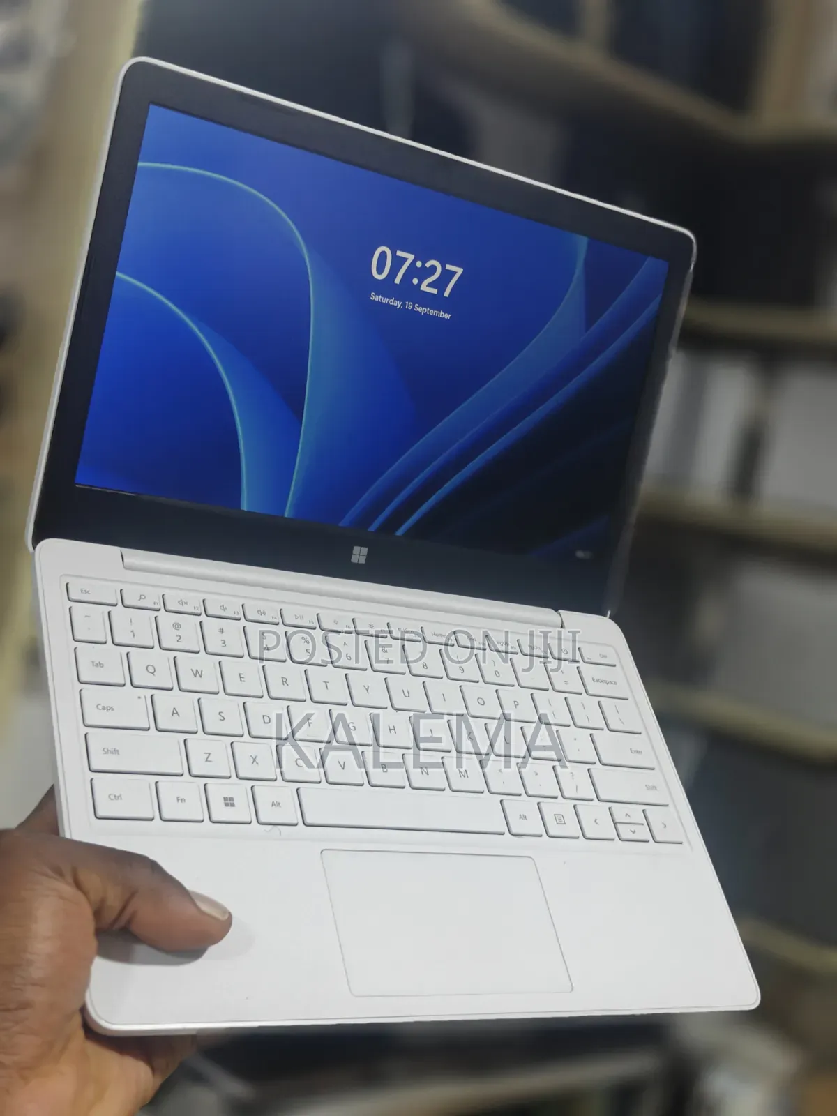 New Laptop Microsoft Surface Laptop SE 8GB Intel Core 2 Duo SSD 128GB