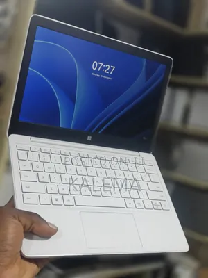 New Laptop Microsoft Surface Laptop SE 8GB Intel Core 2 Duo SSD 128GB