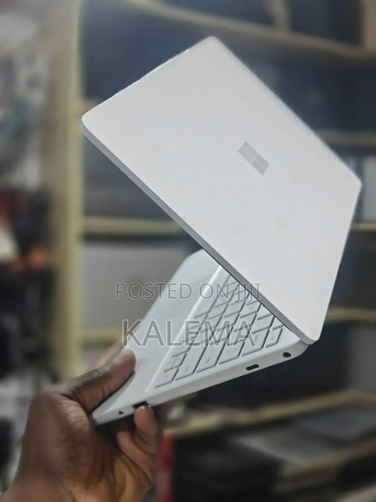 New Laptop Microsoft Surface Laptop SE 8GB Intel Core 2 Duo SSD 128GB