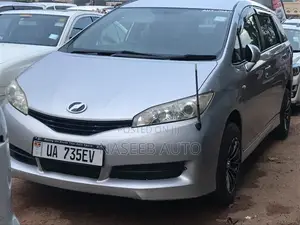 Toyota Wish 2010 Silver