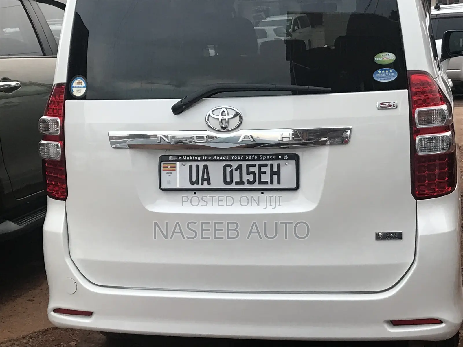 Toyota Noah 2010 White