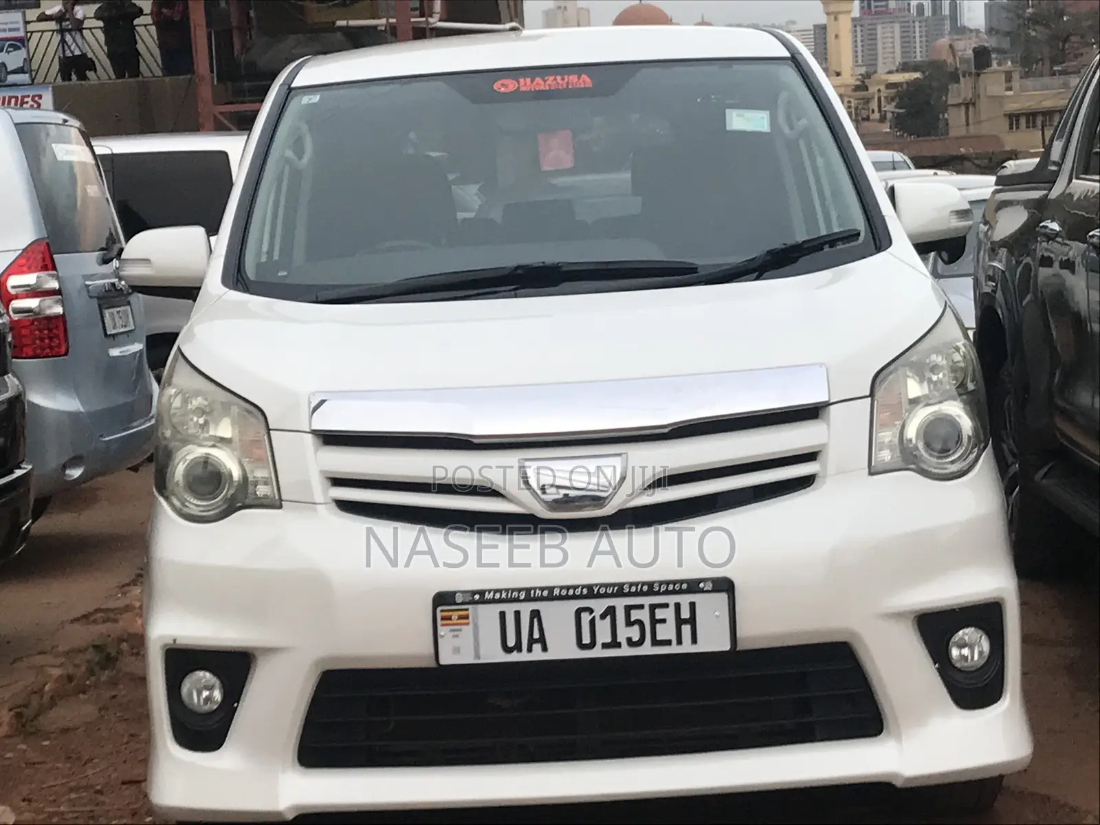Toyota Noah 2010 White