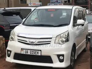 Toyota Noah 2010 White