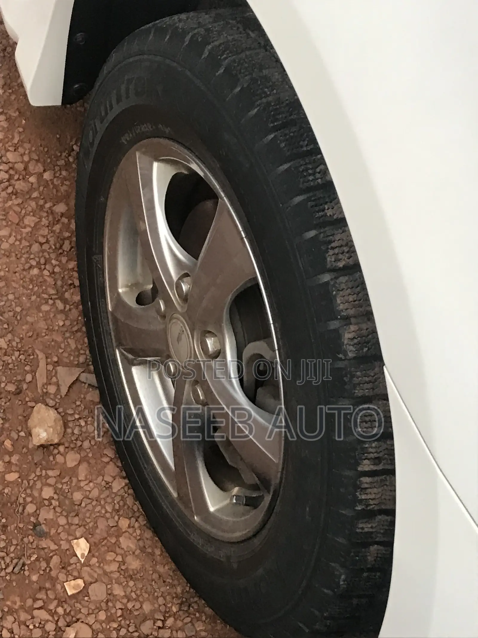 Toyota Noah 2010 White