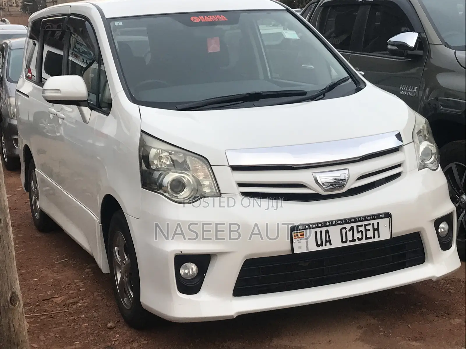 Toyota Noah 2010 White
