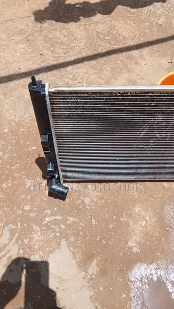 Mitsubishi Outlander Radiator Top Cover