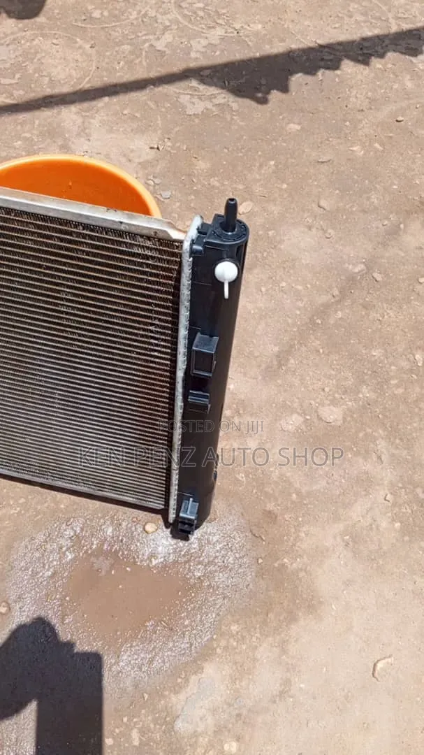 Mitsubishi Outlander Radiator Top Cover