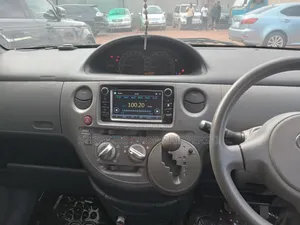 Toyota Sienta 1.5 FWD 2007 White