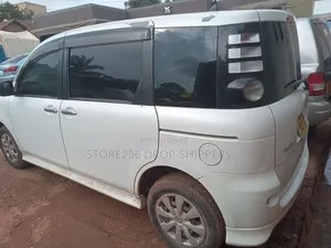 Toyota Sienta 1.5 FWD 2007 White