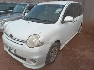 Toyota Sienta 1.5 FWD 2007 White