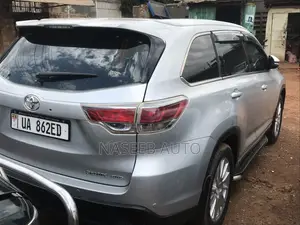 Toyota Kluger 2012 Silver