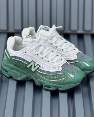New Balance 1000 Sneakers