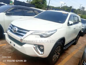 Toyota Fortuner 2018 Silver