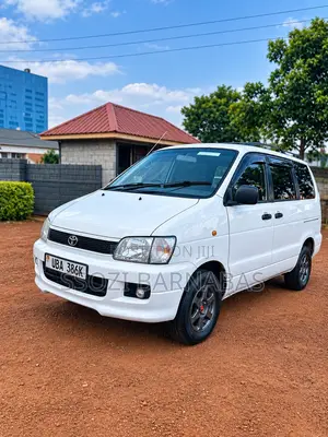 Toyota LiteAce Noah 1998 White