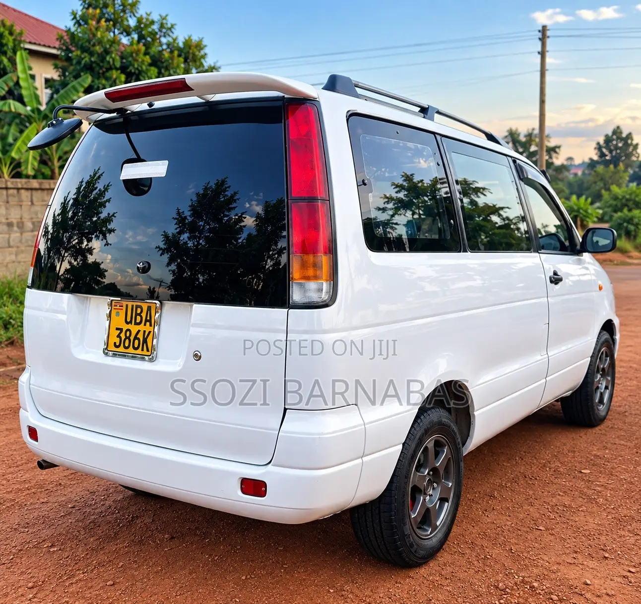 Toyota LiteAce Noah 1998 White