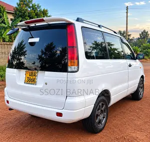 Toyota LiteAce Noah 1998 White