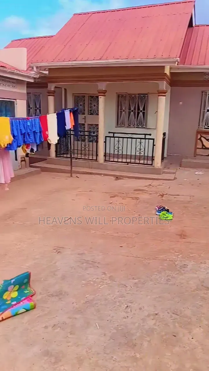 2bdrm House in 2Br Hse + 7Single, Division A for sale
