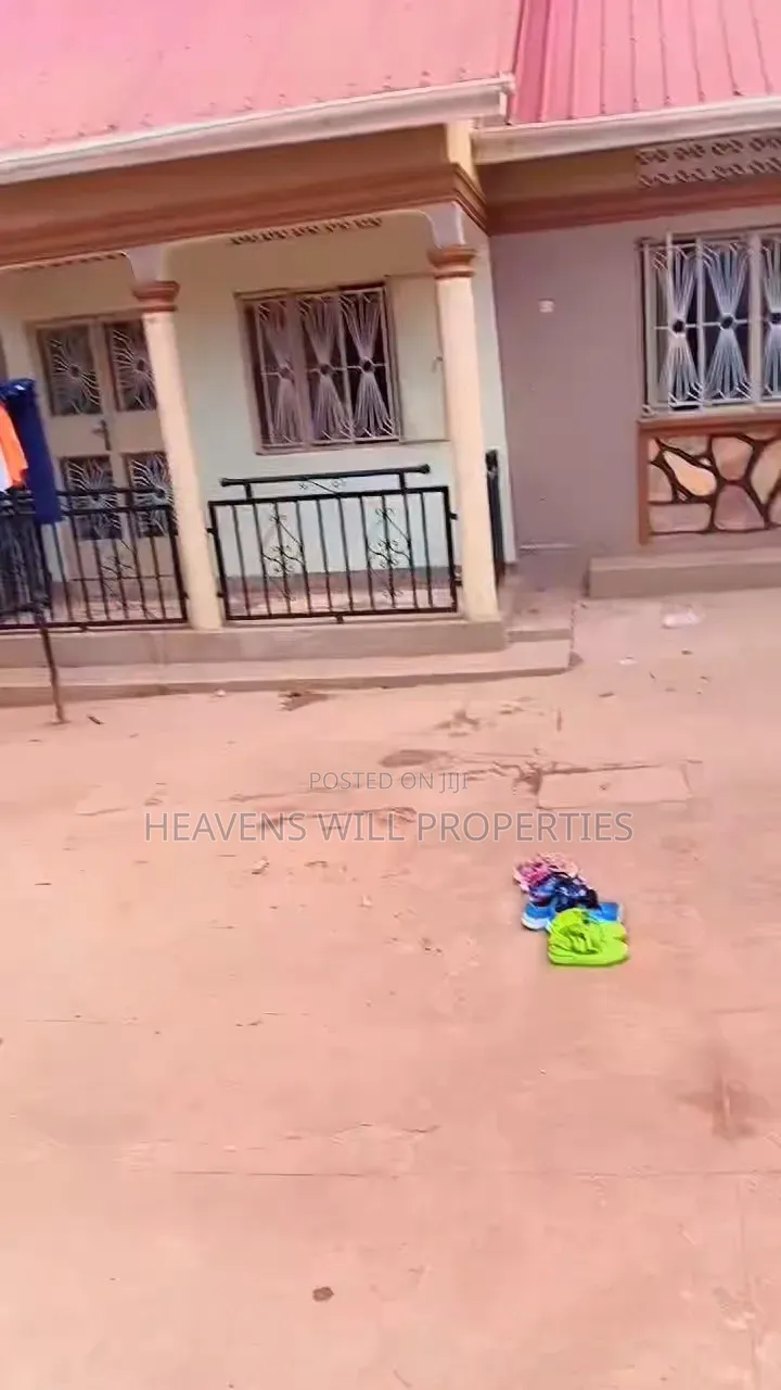 2bdrm House in 2Br Hse + 7Single, Division A for sale
